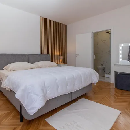Seaside Slavica Apartment