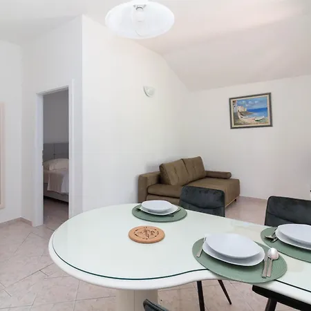 Seaside Slavica Apartment Petrcane