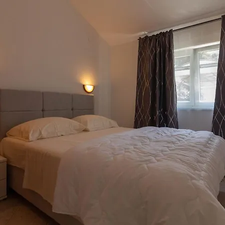 Seaside Slavica Apartment