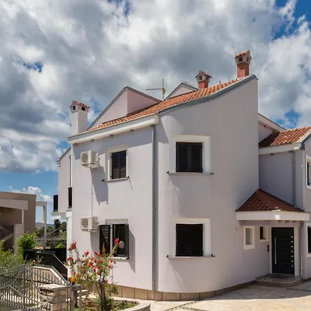 Seaside Slavica Petrčane