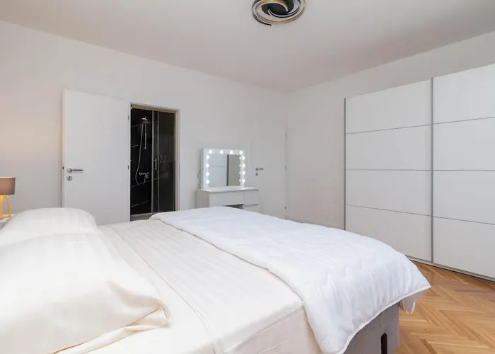 Seaside Slavica * Petrcane